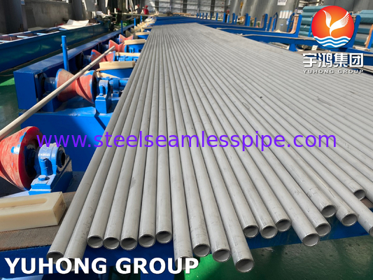 Tubo de trocador de calor em picadas Material aquecido ASME SA213 TP321 25 * 2 * 9000MM