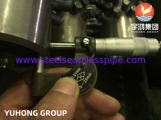 ASTM EN DIN ASTM A106 Gr.B A335 P5 P9 A312 TP304 317L Tubos com barbatanas