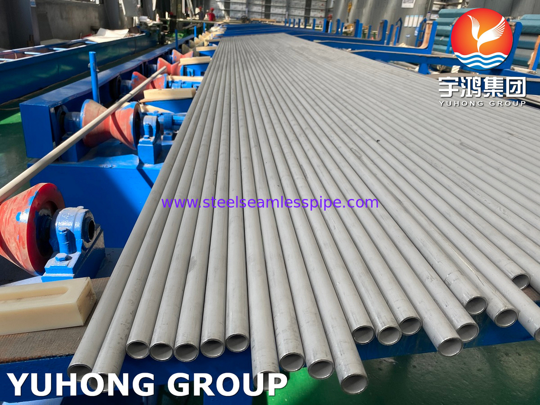 Tubo de trocador de calor em picadas Material aquecido ASME SA213 TP321 25 * 2 * 9000MM